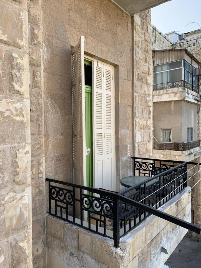Guesthouse Comfy - Separate Rooms In The Apartment For A Relaxing Holiday Haifa Esterno foto