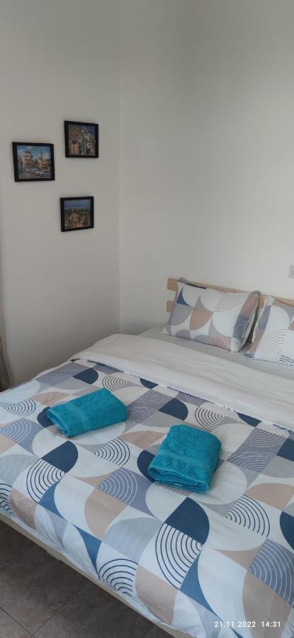 Guesthouse Comfy - Separate Rooms In The Apartment For A Relaxing Holiday Haifa Esterno foto