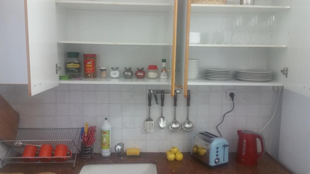 Guesthouse Comfy - Separate Rooms In The Apartment For A Relaxing Holiday Haifa Esterno foto